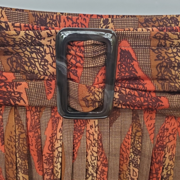 NWOT Pleated Midi/Mini Knee Skirt Size Large - Picture 4 of 16